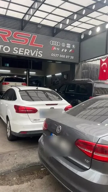 RSL Oto Servis tabelası ve servis kabul alanı